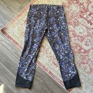 Lululemon Floral Cropped Leggings